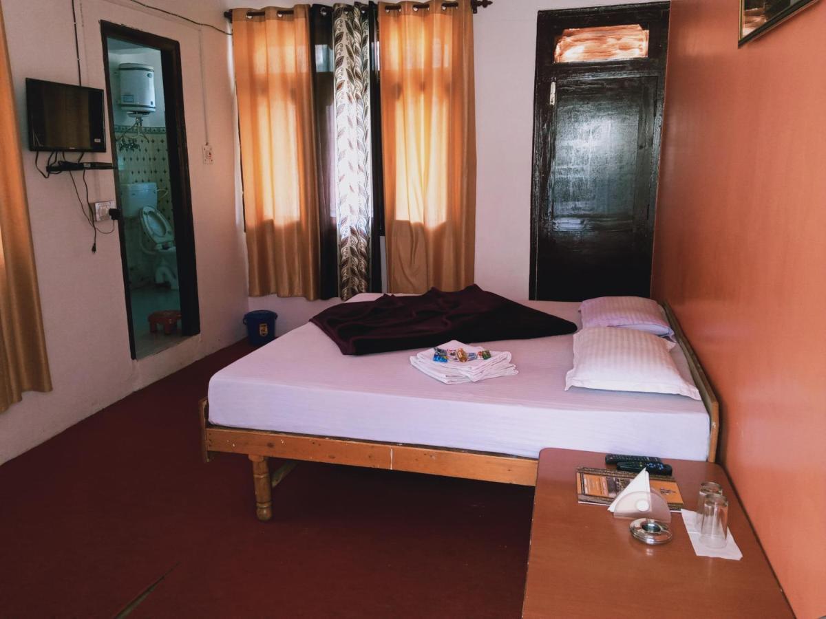 Debbhumi Regency Hotel Sangla Exterior photo