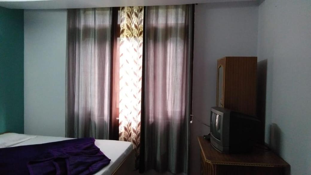 Debbhumi Regency Hotel Sangla Exterior photo